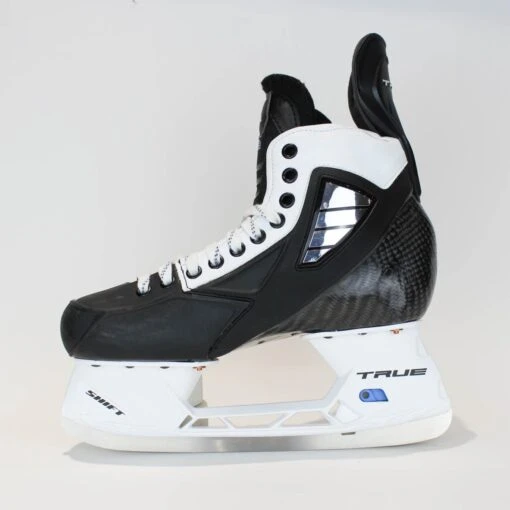 TRUE Player Senior Hockey Skates - Pro Stock - Shift Holder - White Side - "MAX/BAX" - Size 8 -Warrior Store true hockey skates true player senior hockey skates pro stock shift holder white side max bax size 8 8 r standard 15187103121474