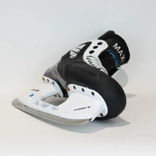 TRUE Player Senior Hockey Skates - Pro Stock - Shift Holder - White Side - "MAX/BAX" - Size 8 -Warrior Store true hockey skates true player senior hockey skates pro stock shift holder white side max bax size 8 8 r standard 15187103187010